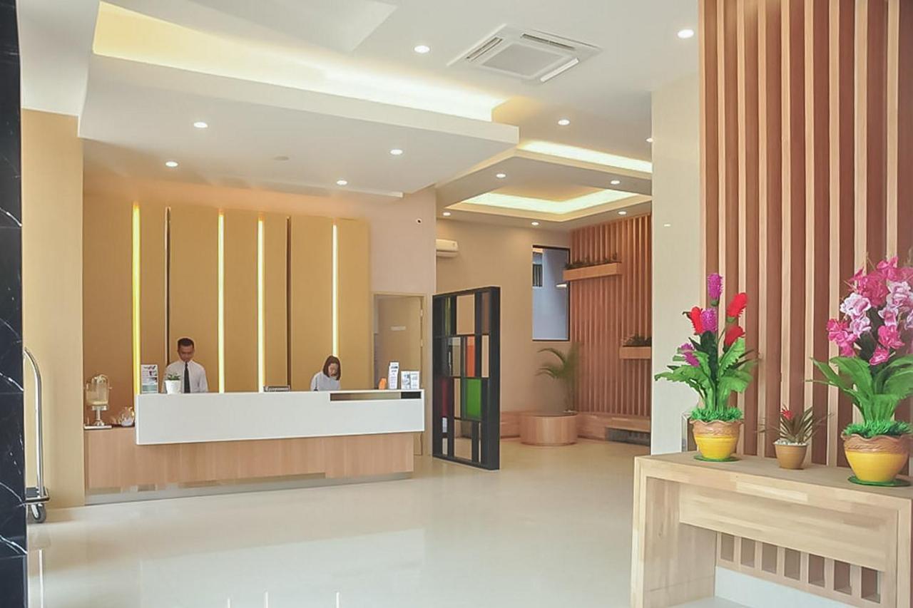 Hotel Mutiara Mitra Reddoorz Padangsidimpuan Kültér fotó